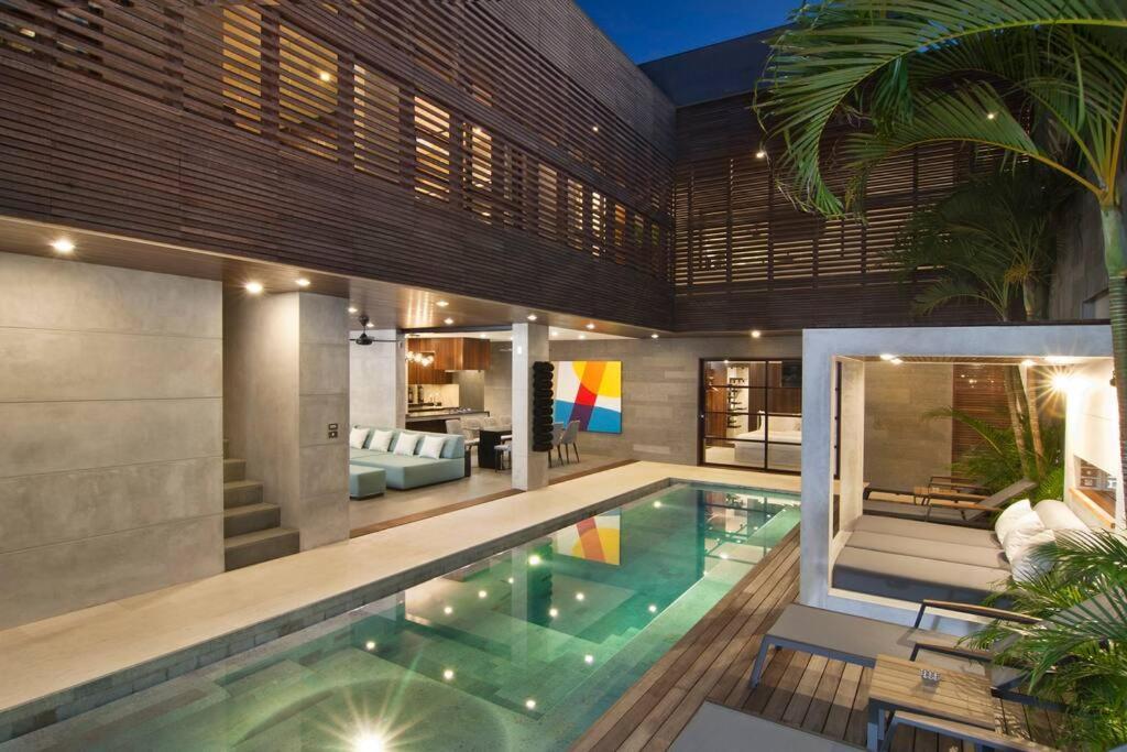Villa 4br Jumat - Minggu Seminyak (Bali)