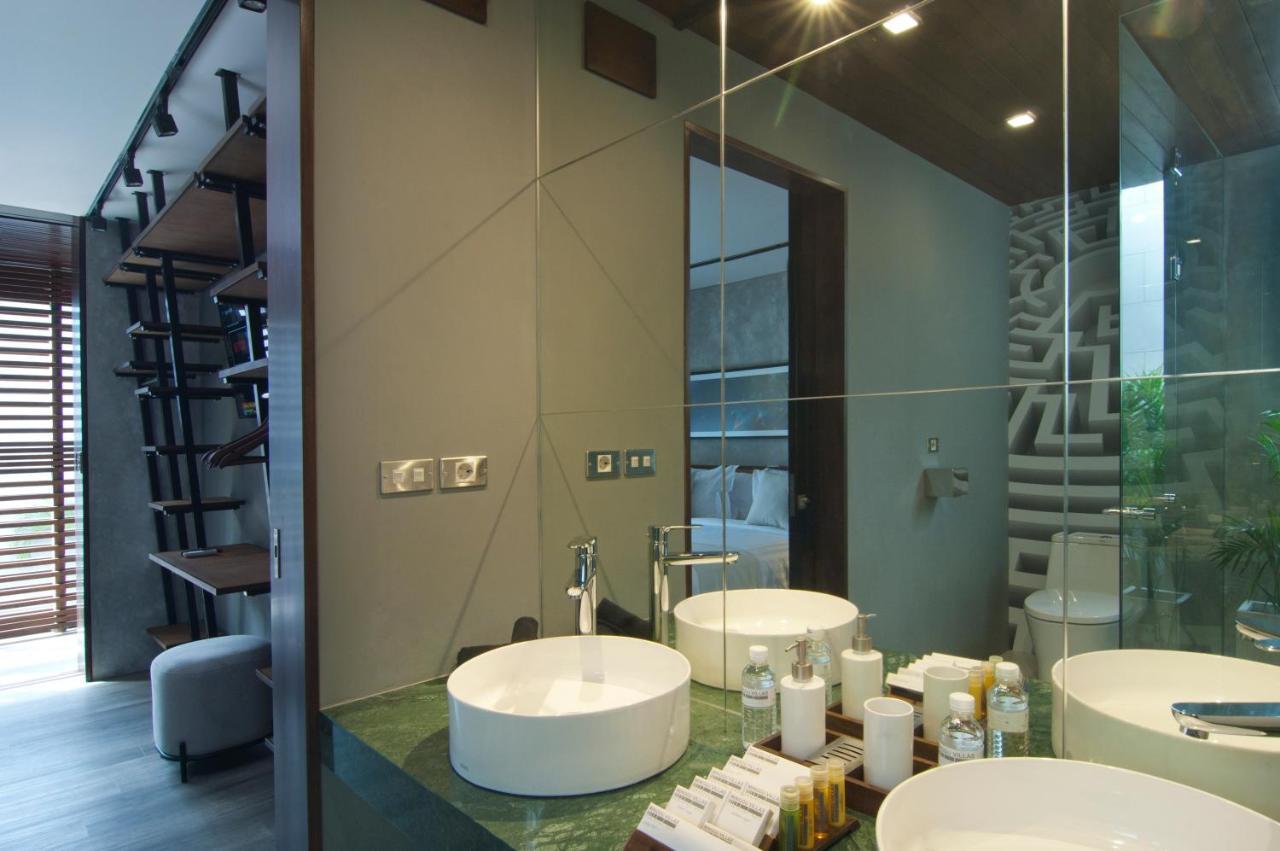 4br Jumat - Minggu * Seminyak (Bali)