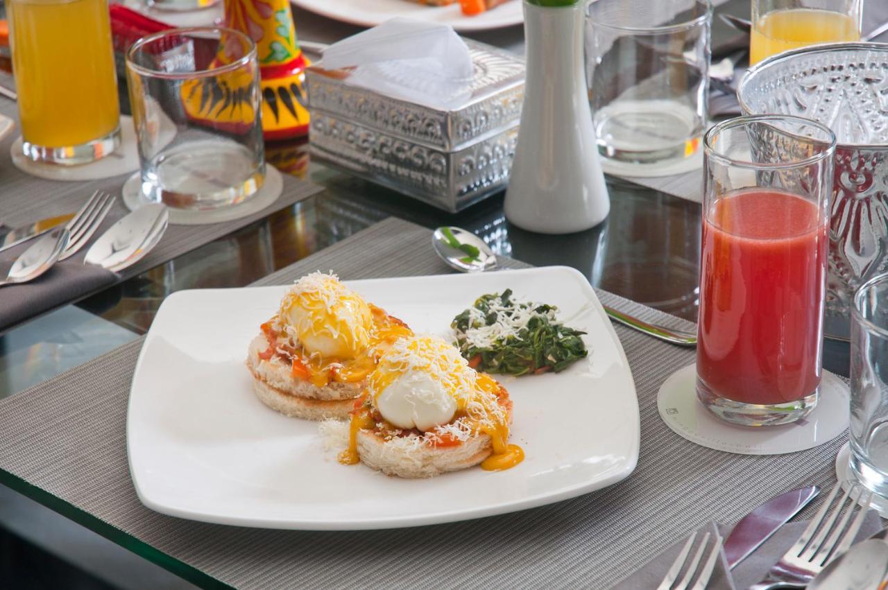 4br Jumat - Minggu * Seminyak (Bali)